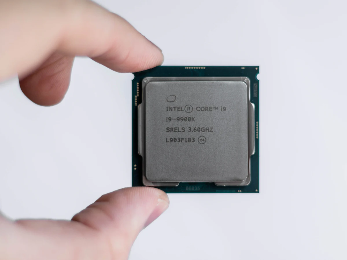 Intel Core i5-12400F con disipador original, foto 1 de 2
