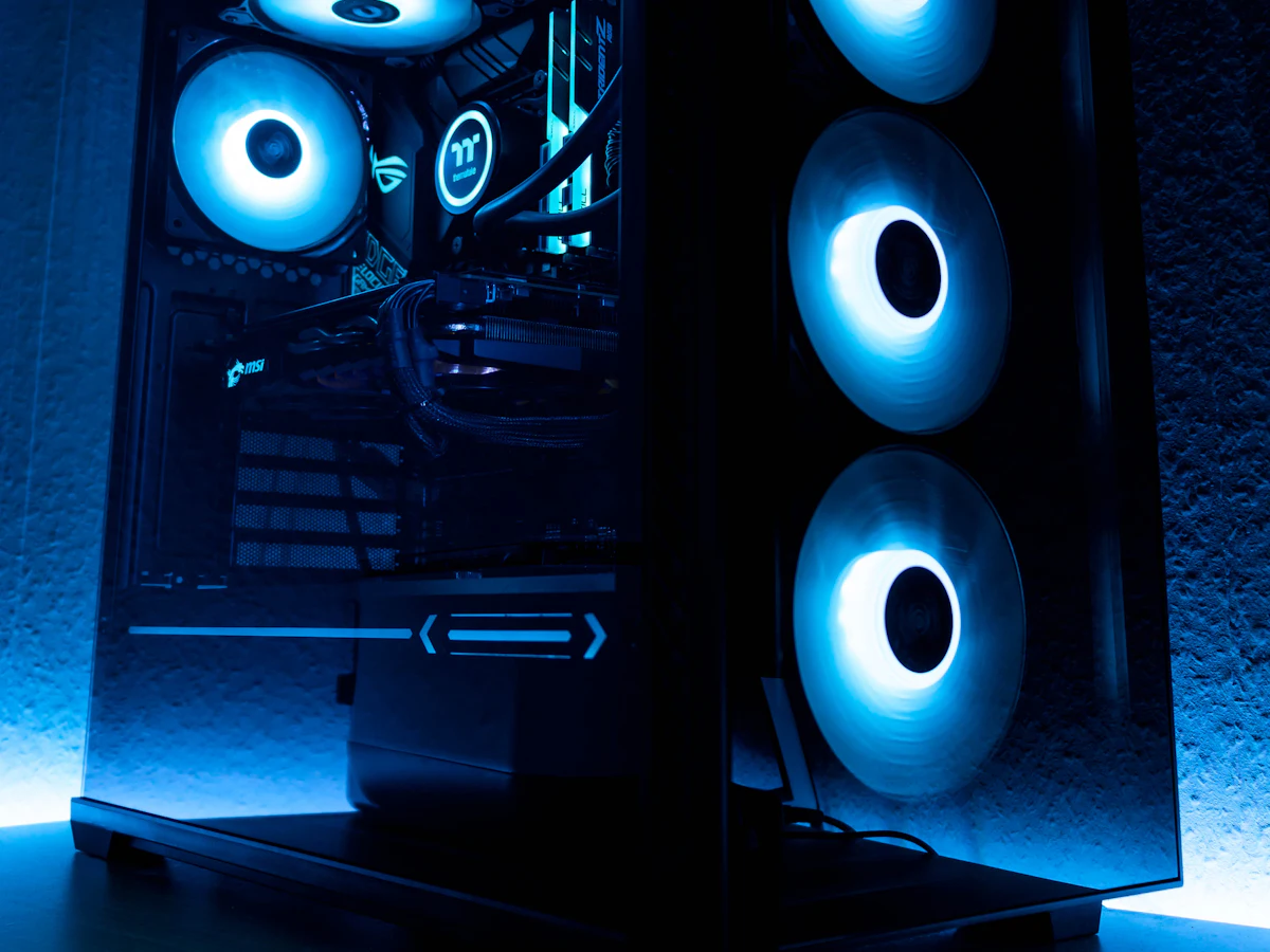 Chasis ATX negro con 3 ventiladores ARGB, foto 1 de 1
