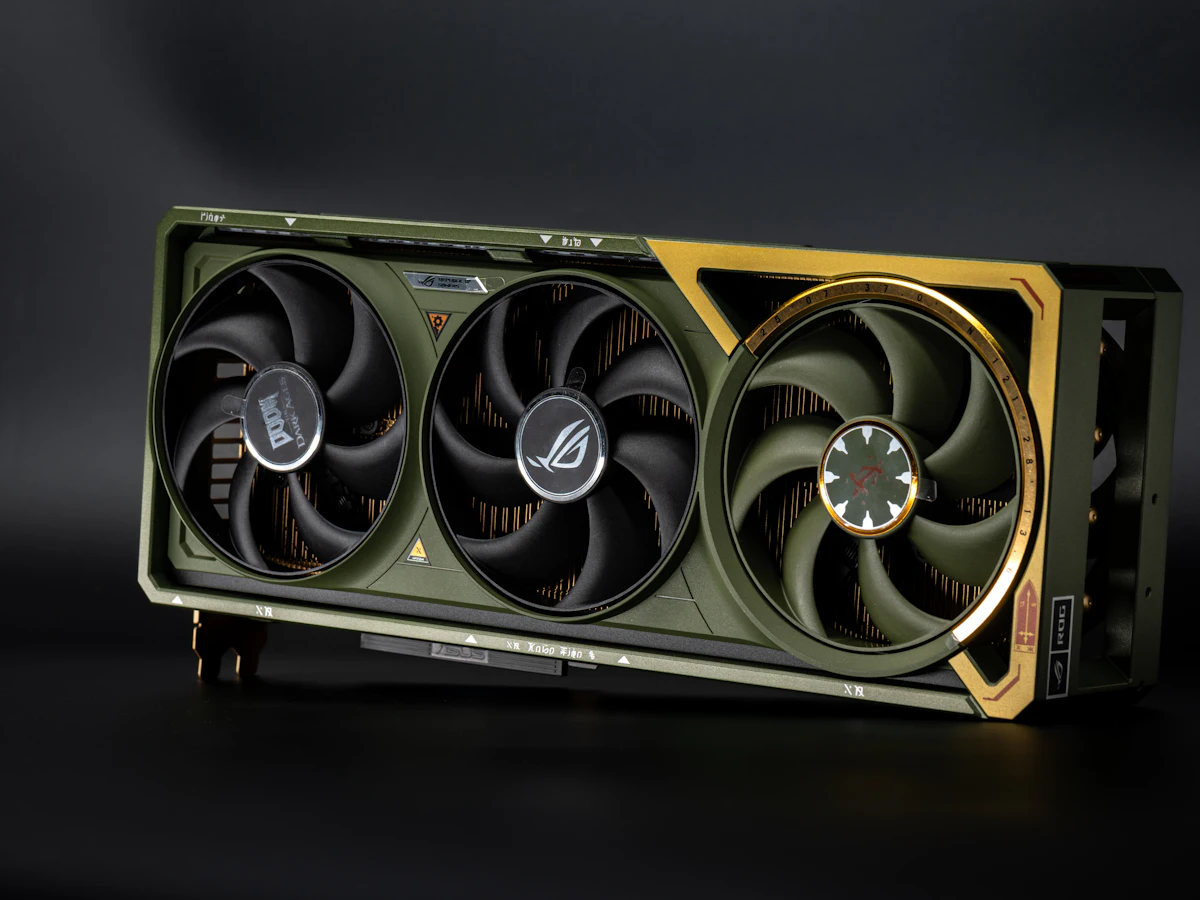 ASUS TUF Gaming RX 7800 XT OC 16 GB, foto 1 de 1
